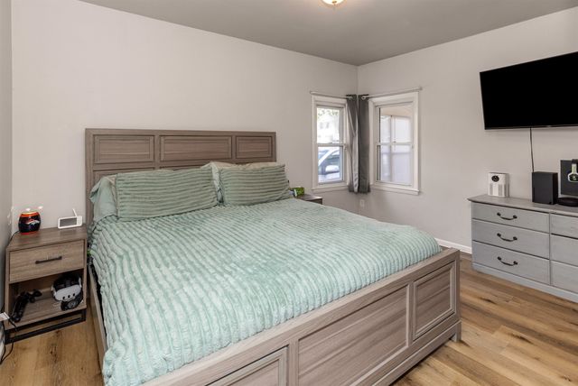 937 Creston Avenue, Des Moines, IA 50315