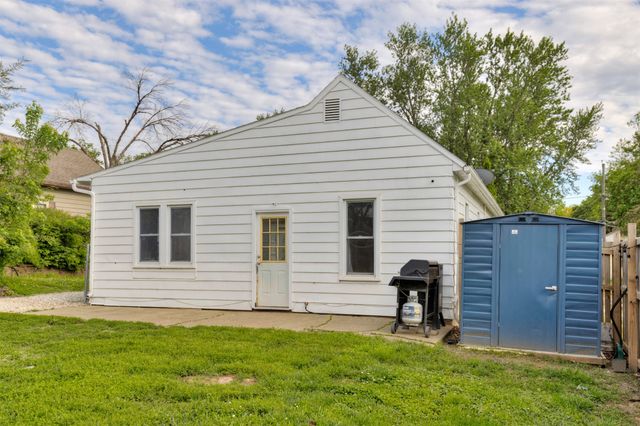 937 Creston Avenue, Des Moines, IA 50315