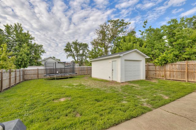 937 Creston Avenue, Des Moines, IA 50315