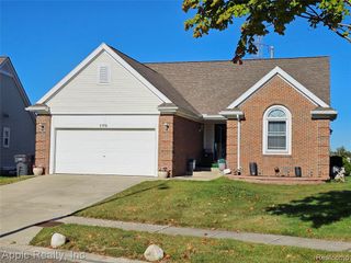 1179 Oaklawn Drive, Pontiac, MI 48341