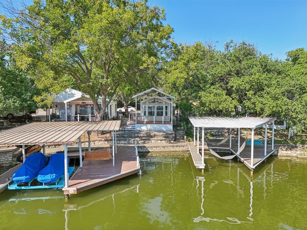 617 Brazos Harbor Circle, Granbury, TX 76048