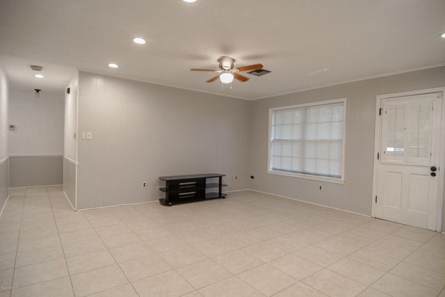 111 Valencia Drive, Lafayette, LA 70506