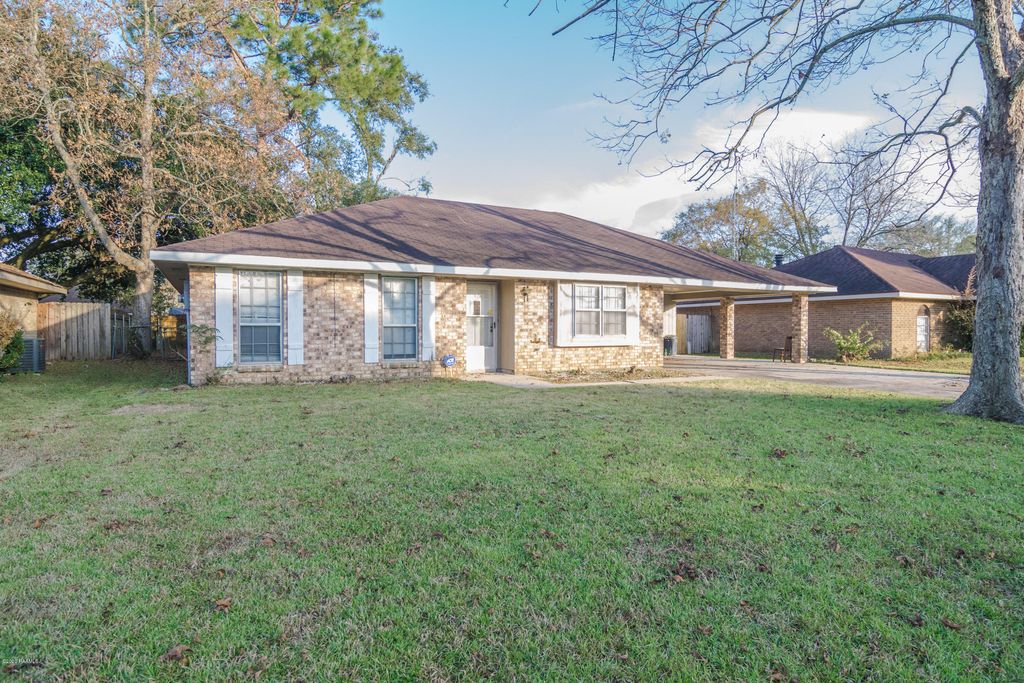 111 Valencia Drive, Lafayette, LA 70506