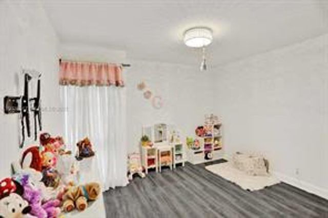 833 NW 81st Avenue 4, Plantation, FL 33324