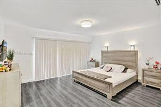 833 NW 81st Avenue 4, Plantation, FL 33324