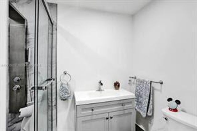 833 NW 81st Avenue 4, Plantation, FL 33324