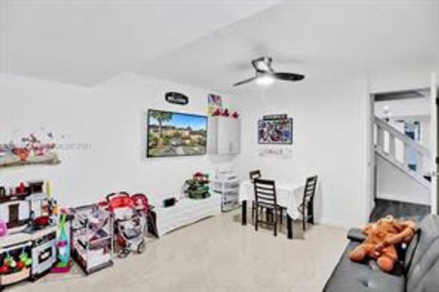 833 NW 81st Avenue 4, Plantation, FL 33324