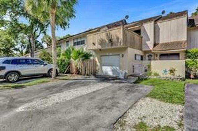 833 NW 81st Avenue 4, Plantation, FL 33324
