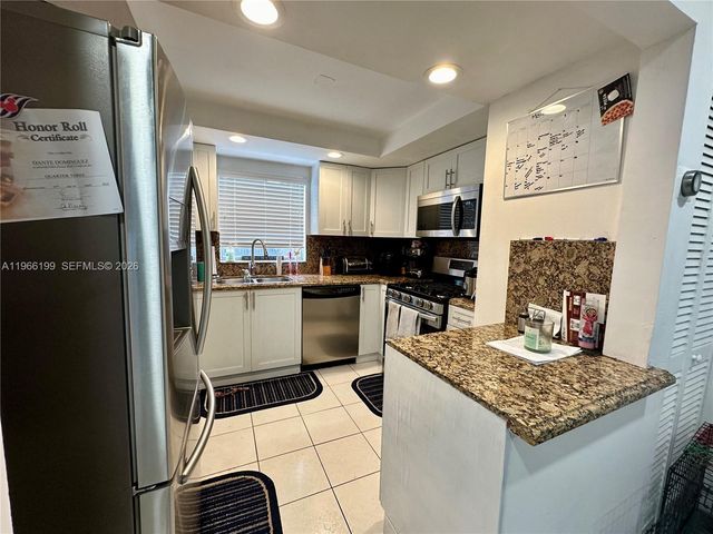 6712 SW 114th Ave, Miami, FL 33173