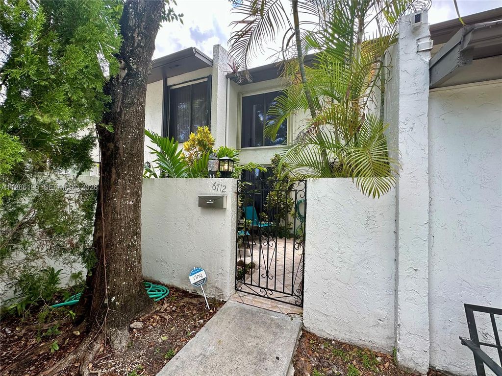 6712 SW 114th Ave, Miami, FL 33173
