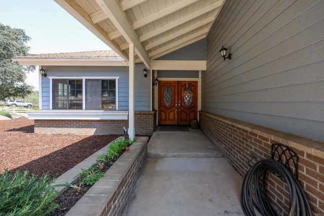 2129 Avenida Del Cielo, Alpine, CA 91901