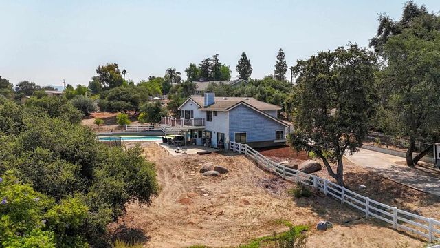 2129 Avenida Del Cielo, Alpine, CA 91901