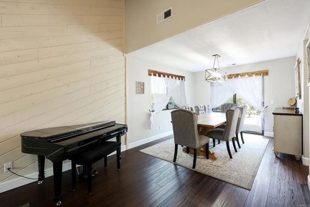 2129 Avenida Del Cielo, Alpine, CA 91901