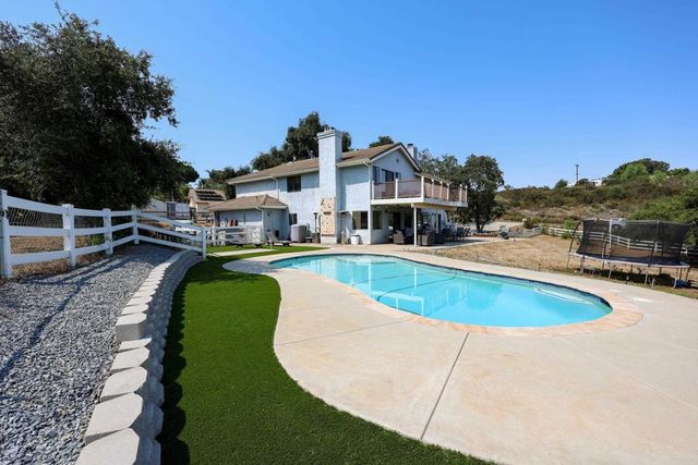 2129 Avenida Del Cielo, Alpine, CA 91901