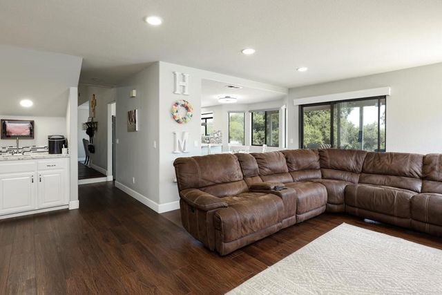 2129 Avenida Del Cielo, Alpine, CA 91901