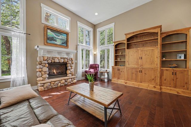 7903 Meadowood Drive, Hudsonville, MI 49426