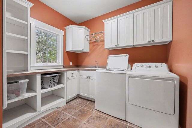 7903 Meadowood Drive, Hudsonville, MI 49426