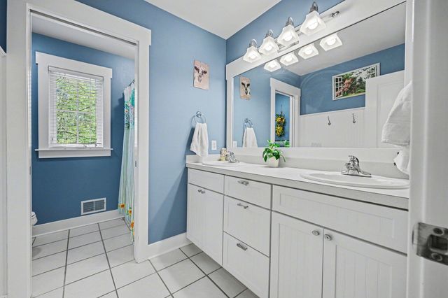 7903 Meadowood Drive, Hudsonville, MI 49426
