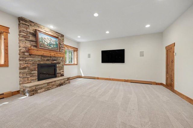 7903 Meadowood Drive, Hudsonville, MI 49426