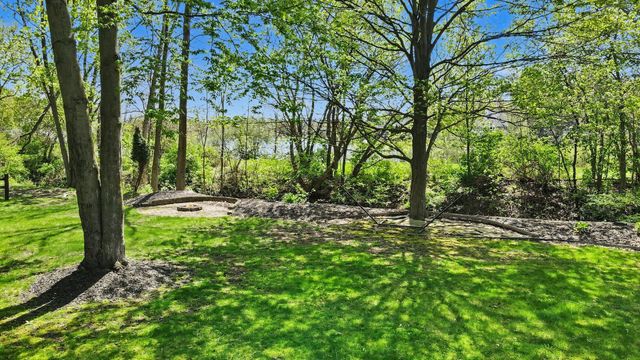 7903 Meadowood Drive, Hudsonville, MI 49426