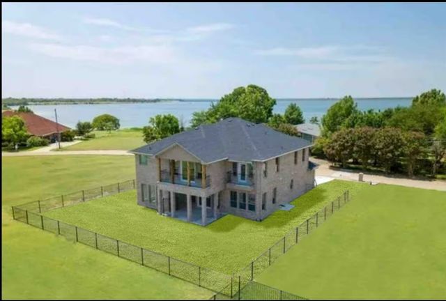 202 Scenic Drive, Heath, TX 75032