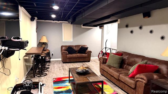 738 W Margaret Lane, Pontiac, MI 48341