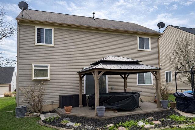 738 W Margaret Lane, Pontiac, MI 48341