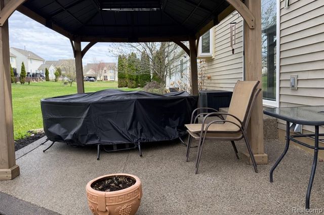 738 W Margaret Lane, Pontiac, MI 48341