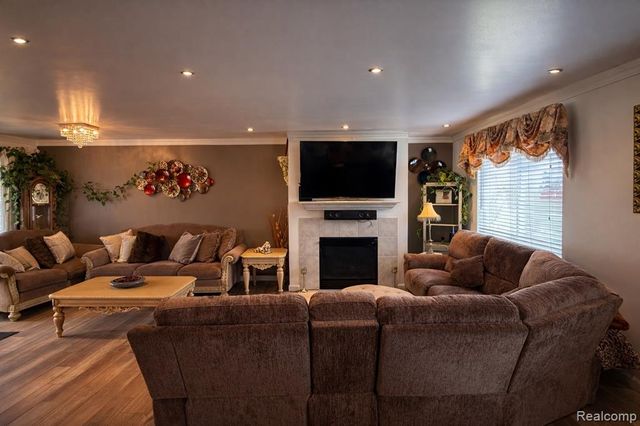 738 W Margaret Lane, Pontiac, MI 48341