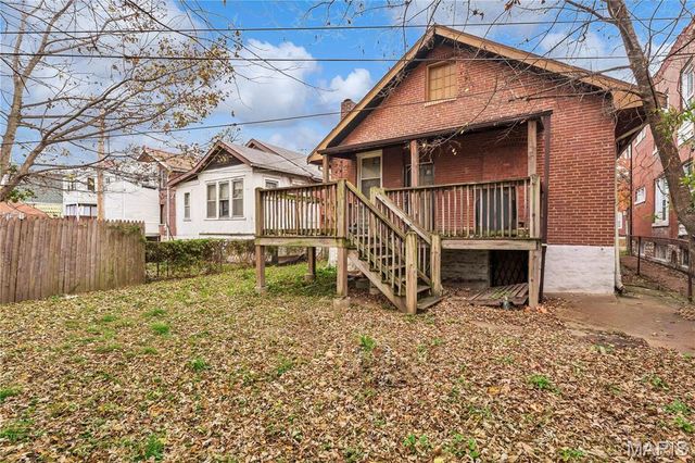 5474 Queens Avenue, St Louis, MO 63115