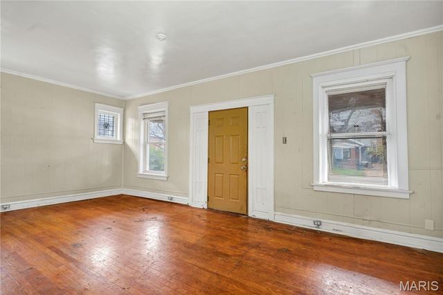 5474 Queens Avenue, St Louis, MO 63115