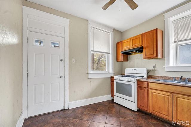 5474 Queens Avenue, St Louis, MO 63115