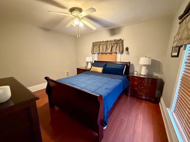 500 Barrett Street, Elgin, IL 60120