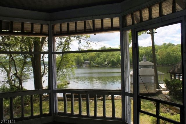 221 S New Jersey Ave, Jefferson Twp., NJ 07849