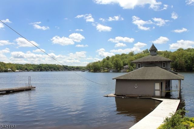 221 S New Jersey Ave, Jefferson Twp., NJ 07849