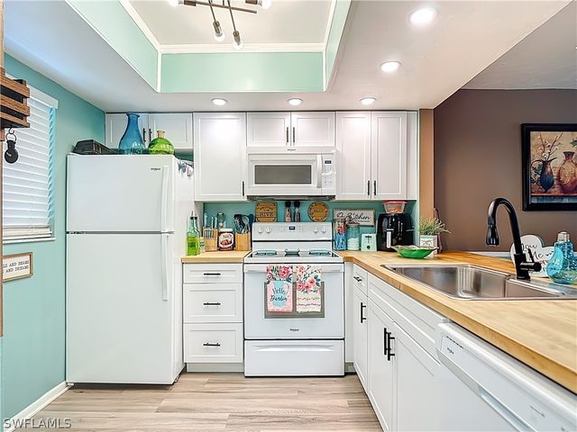 1201 Barrett RD 1204, North Fort Myers, FL 33903