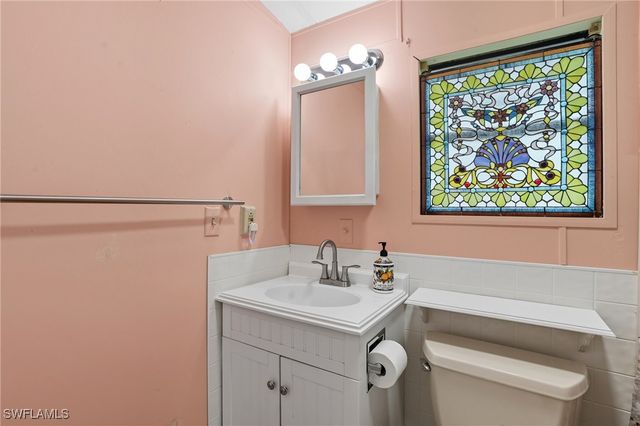 37 Bass LN, Naples, FL 34114