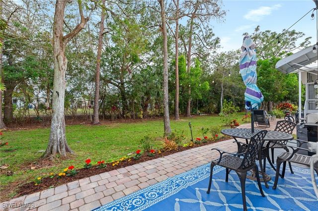 37 Bass LN, Naples, FL 34114