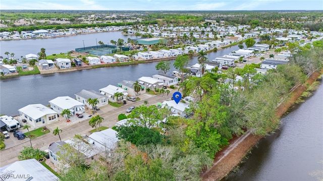 37 Bass LN, Naples, FL 34114