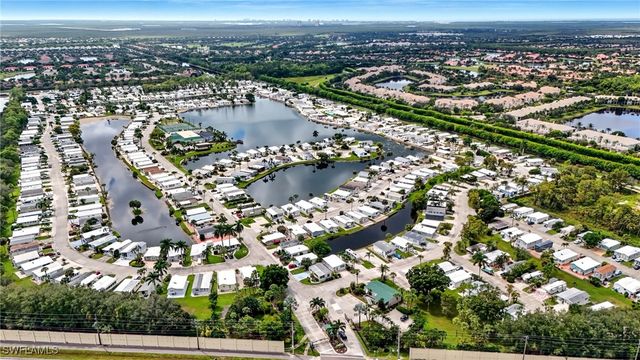 37 Bass LN, Naples, FL 34114