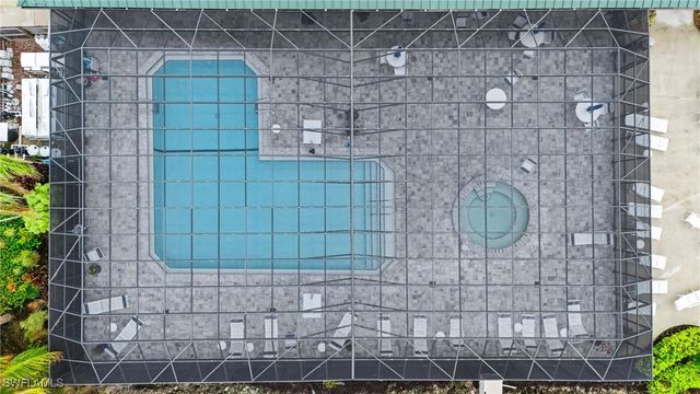 37 Bass LN, Naples, FL 34114