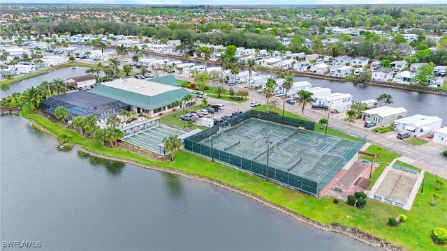 37 Bass LN, Naples, FL 34114