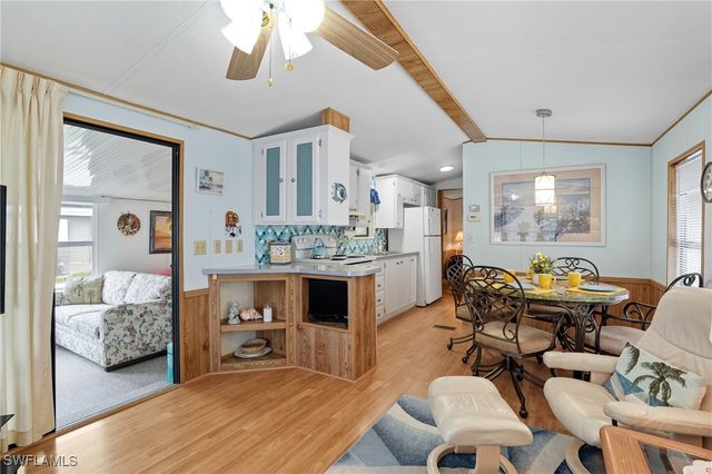 37 Bass LN, Naples, FL 34114