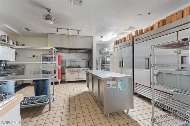 37 Bass LN, Naples, FL 34114