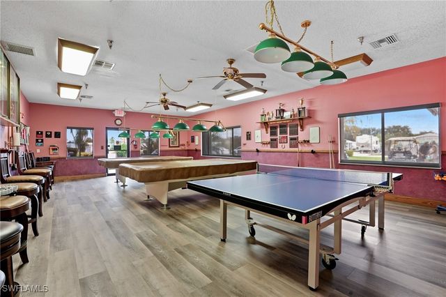 37 Bass LN, Naples, FL 34114