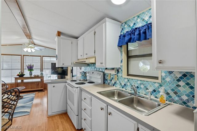 37 Bass LN, Naples, FL 34114