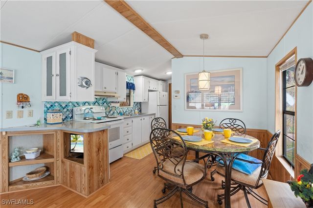 37 Bass LN, Naples, FL 34114