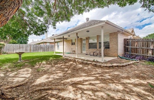 316 Angela Drive, Burleson, TX 76028