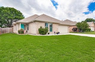 316 Angela Drive, Burleson, TX 76028