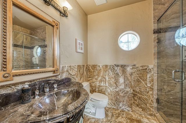 2589 W Lake Van Ness Circle, Fresno, CA 93711